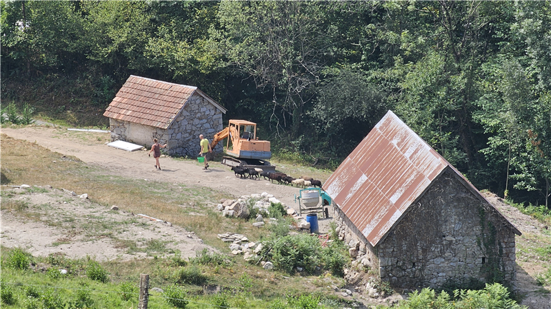 Ercé land notre batiment pour sports et jeux en construction